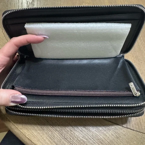 Men’s Black Zip-Around Wallet - Picture 9 of 10